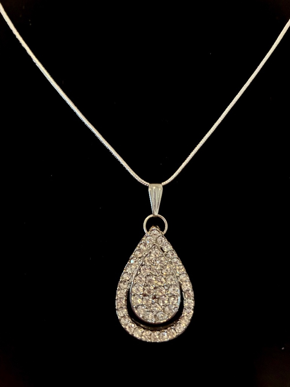 Rhinestone Teardrop Pendant Necklace